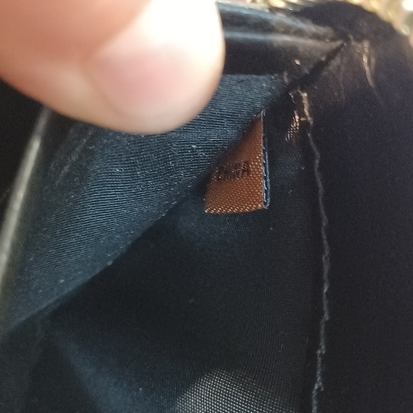 Auth! Tory Burch patent leather wallet - Picture 8 of 8